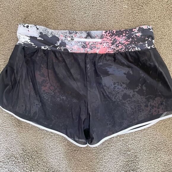 Fabletics Renata Black Mesh Overlay Shorts Women’s Size Large - Picture 4 of 6